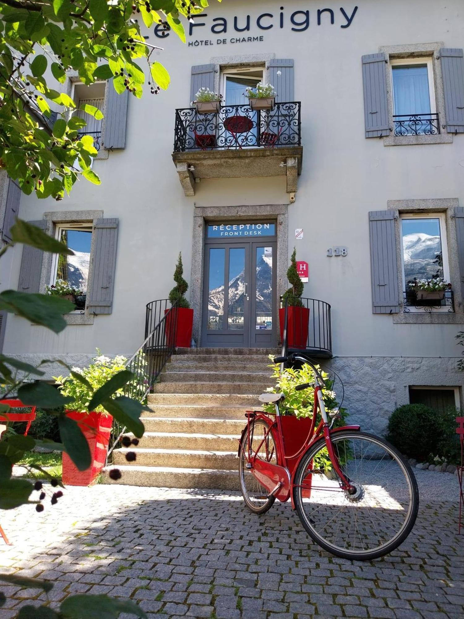 8 Hôtels Centraux près de Pierre Schmidt à Chamonix